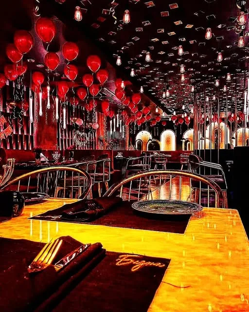Valentine's night, a ceiling of hearts
